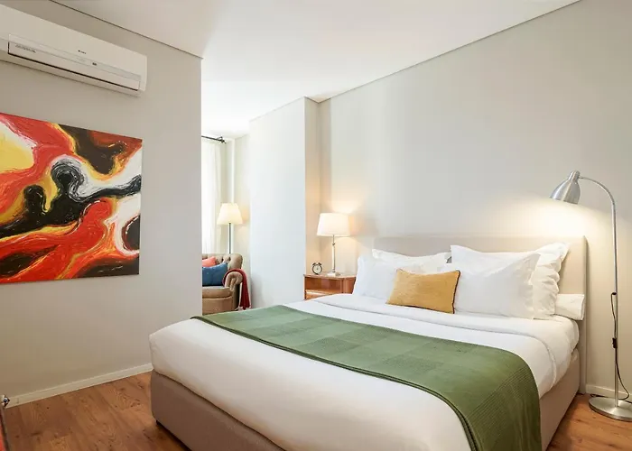 B The Guest Downtown Hotel Porto